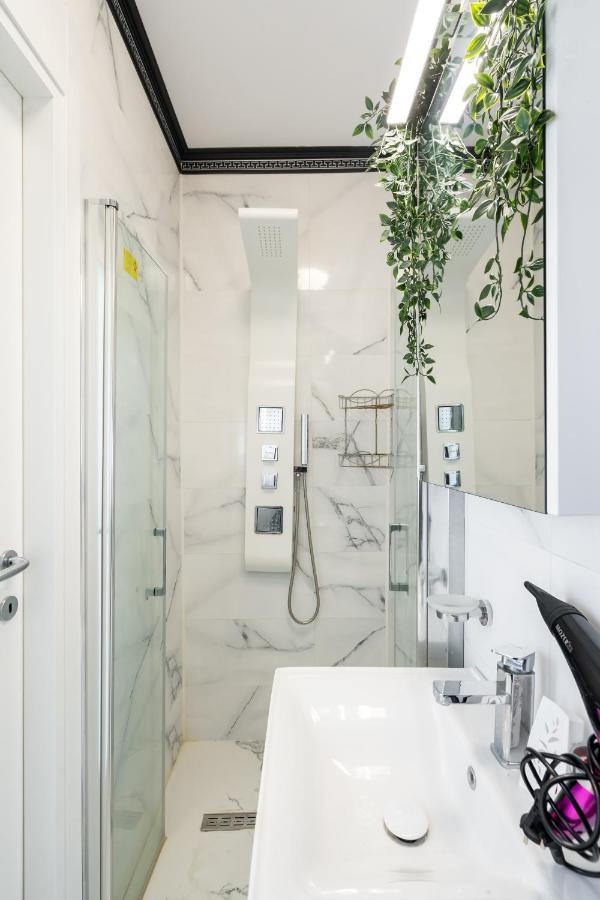 Monza Apartment-Ultracentral Bucharest Exterior photo